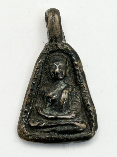 หลวงพ่อเงิน จอบใหญ่