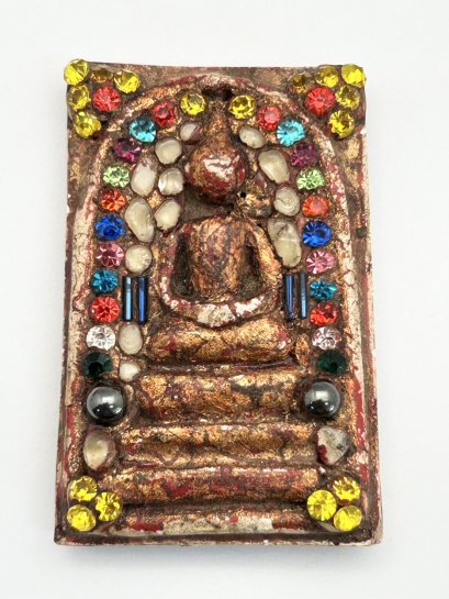 พระสมเด็จวังหน้า เนื้อดินประดับพลอย