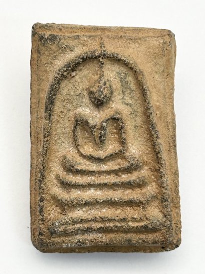 พระสมเด็จวังหน้า หลังครุฑ เนื้อดินประดับพลอย