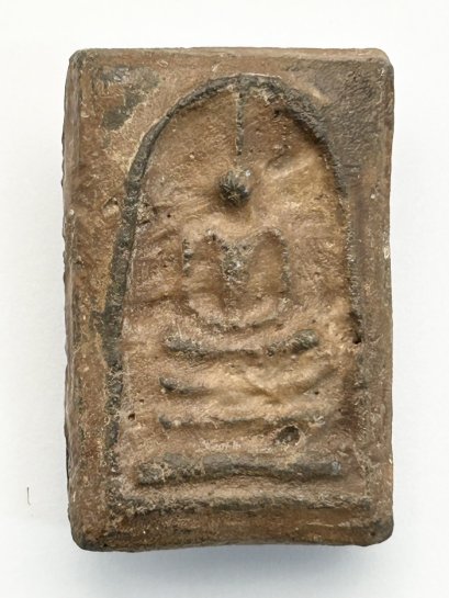 พระสมเด็จวังหน้า หลังครุฑ เนื้อดินประดับพลอย