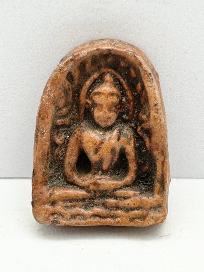 พระซุ้มกอ มีกนก