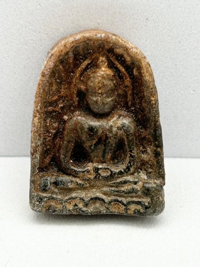 พระซุ้มกอ มีกนก