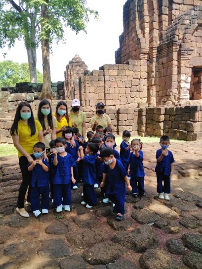 กิจกรรมพัฒนาผู้เรียนศึกษาแหล่งเรียนรู้ในชุมชน ณ ปราสาทเมืองสิงห์