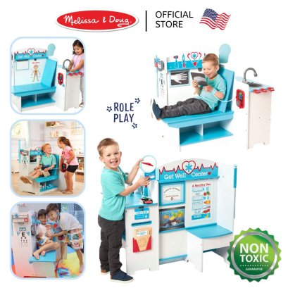 Melissa &amp; Doug Get Well Doctor Activity Center รุ่น 31800 ชุดเคาท์เตอร์คลีนิคคุณหมอ สมจริงทุกอย่าง ทำจากไม้ เล่นได้ 3 หน้า ( 95 x 90 x 54 Cm)