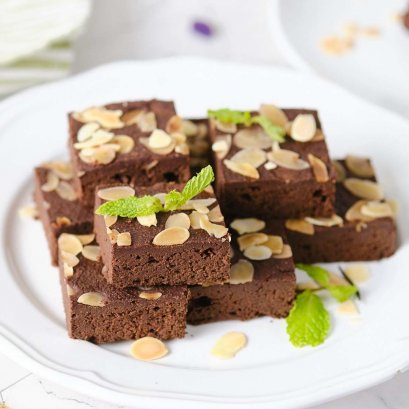 FLOURLESS SWEET POTATO BROWNIE