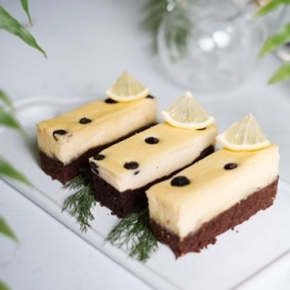 KETO BROWNIE CHEESECAKE 