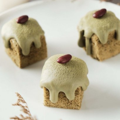 MATCHA CASTELLA CUBIC CAKE 