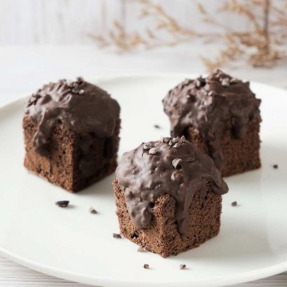 CHOCOLATE CASTELLA  CUBIC CAKE 