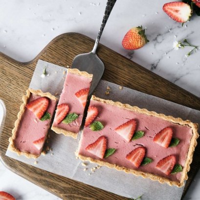 VEGAN TOFU STRAWBERRY CHEESE TART