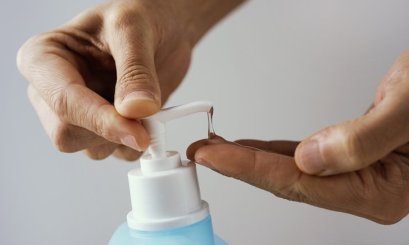 โควิด-19: อนามัยโลกเผยคู่มือทำ "เจลล้างมือ" แบบง่ายๆ ทำได้เองที่บ้าน