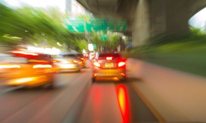 อ่านให้เป็น! 6 สัญญาณไฟจากรถคันอื่นแปลว่าอะไร