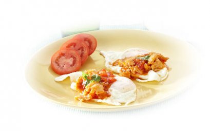 Fried egg with sweet & sour sauce