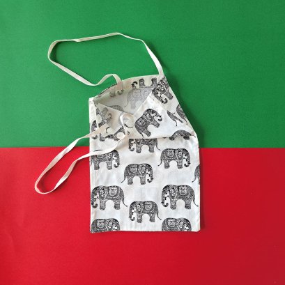 ถุงผ้าแทนการห่อของขวัญแบบนำกลับมาใช้ได้ผ้าคอตตอน100 % พิมพ์ลายช้างสีน้ำเงินขาว