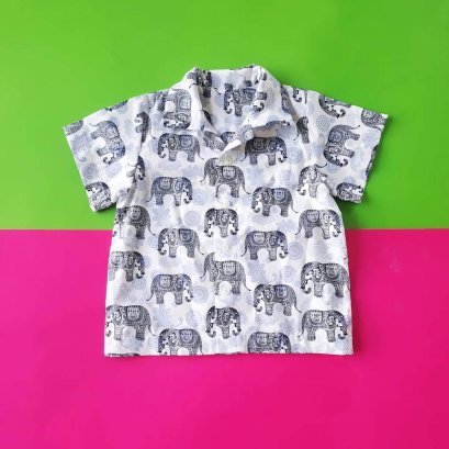 เด็กชาย-หญิง เสื้อเชิ๊ต 100% คอตตอนสีขาวพิมพ์ลายช้างสีน้ำเงิน