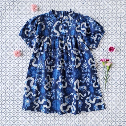 ชุดกระโปรงคอจีน กระดุมหลัง แขนยาวศอก 100%  คอตตอน ผ้าพิมพ์ลายมังกรสีน้ำเงิน
