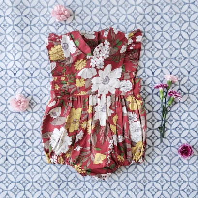 ชุดรอมเปอร์คอจีนเปิดเป้าเปลี่ยนผ้าอ้อมได้ กระดุมหลัง 100 % คอตตอน ผ้าพิมพ์ลายดอกไม้นำโชค สีแดง *สินค้าสั่งจองล่วงหน้า ส่งสินค้าออก 30 พฤศจิกายน