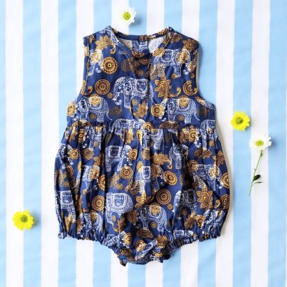 ชุดรอมเปอร์เปิดเป้าเปลี่ยนผ้าออ้อมได้ แขนกุดกระดุมหลัง ผ้าคอตตอนพิมพ์ลายช้างสีน้ำเงินกรม