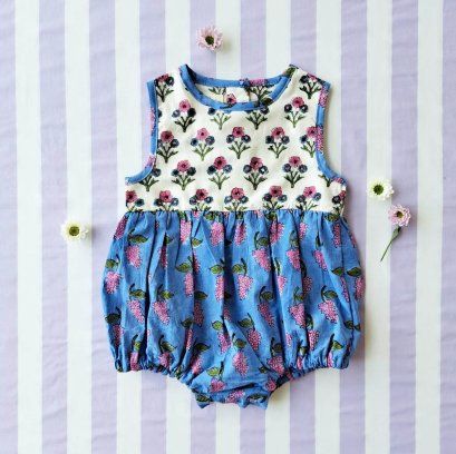BUTTONS BACK CRAFTED BOHO BLUE ROMPER 100% COTTON INDIA HAND BLOCK PRINTED予約注文商品の発送予定日：6月15日～20日 PRE-ORDER ITEMS SHIPMENT 15-20 JUNE