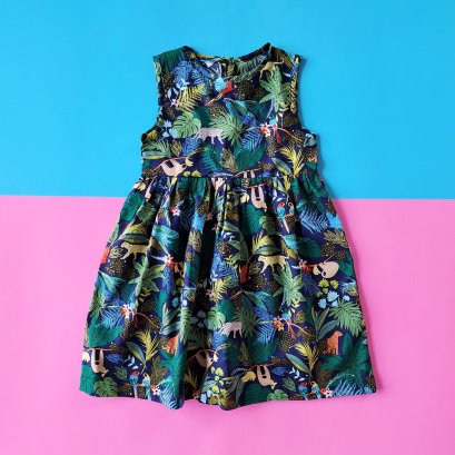 ชุดกระโปรงกระดุมหลัง ผ้าคอตตอน100 % พิมพ์ลายป่าสีน้ำเงินเข้ม