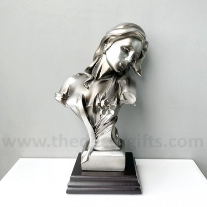 รูปปั้นเรซิ่นสีเงินสาวสวยผมยาวสไตล์โรมันฐานไม้