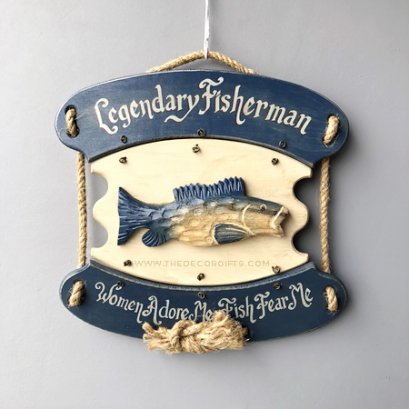 ป้ายไม้ แขวนตกแต่งแนวทะเล ปลาไม้แกะสลัก กำแพงสีเทา