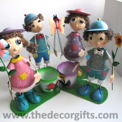 ตุ๊กตาสังกะสี เด็กหัวหยิก กระถางดอกไม้ (4 ตัว) ขนาดใหญ่