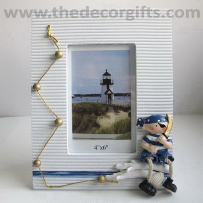 กรอบรูปไม้ตั้งโต๊ะ (โจรสลัดชาย) แนวทะเล