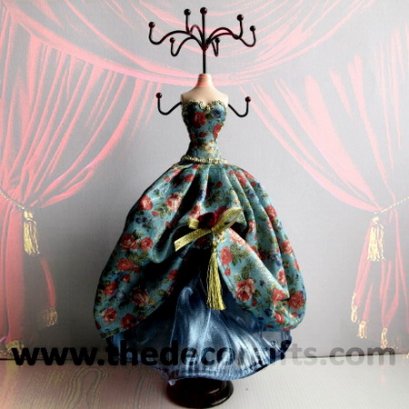 หุ่นแขวนเครื่องประดับ สไตล์เจ้าหญิงวินเทจ (ฟ้า)