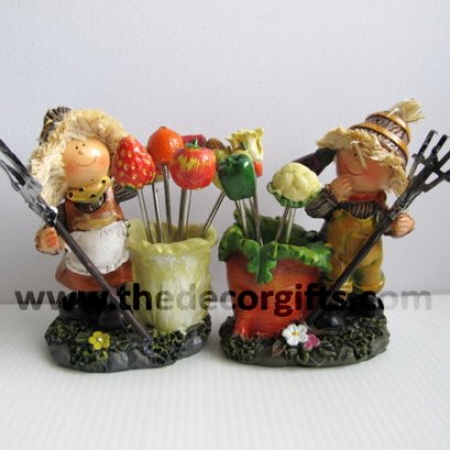 ตุ๊กตาเรซิ่น ส้อมจิ้มผลไม้ ผักแครอท (2 ตัว)