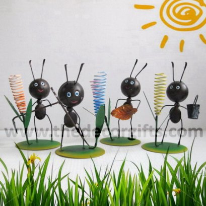 ตุ๊กตาสังกะสี มดดำทำสวน+ที่เสียบปากกา (4 ตัว) ขนาดเล็ก