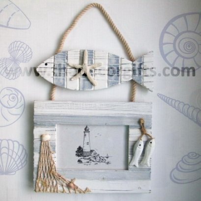 กรอบรูปไม้แขวนผนัง (ปลาริ้วฟ้าขาว) แนวทะเล