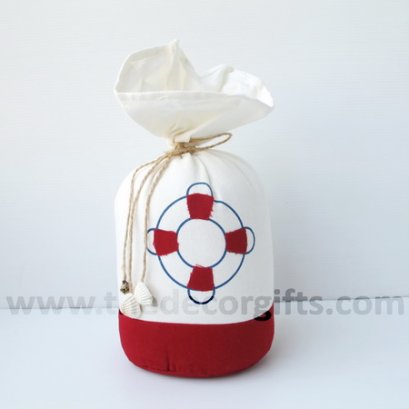 ถุงทรายกั้นประตูแดงขาวแนวทะเลลายห่วงชูชีพ