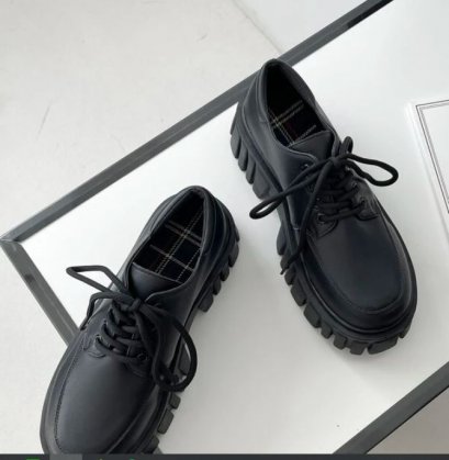 รองเท้าทรง Oxford มินิมอล