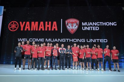 ยามาฮ่าต้อนรับทัพแข้งดังเมืองทอง ยูไนเต็ด เยี่ยมชมบูท YAMAHA THE UNIQUEVERSE