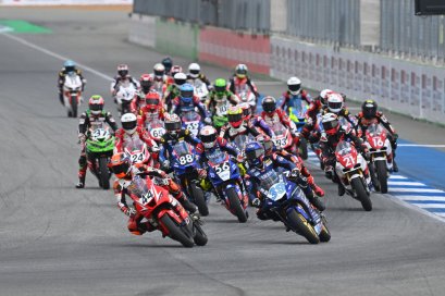 เพลงชาติไทยกระหึ่มสนาม! ชิพ นครินทร์ประเดิมแชมป์ เอเชีย โร้ด เรซแรก เปิดฤดูกาลสุดเดือด