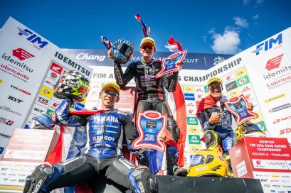 เพลงชาติไทยกระหึ่ม! แสตมป์ เข้าวิน โฮมเรซ ตี-ไอเดีย-อุ้ม พาเหรดกวาดโพเดียม Asia Road Racing