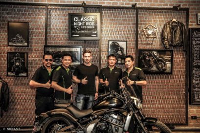 คาวาซากิ จัด Vulcan Classic Night Riders  
