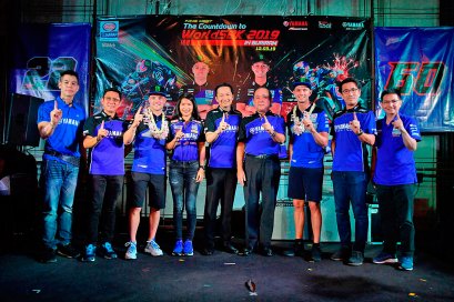 ยามาฮ่า จัดกิจกรรมสุดเอ็กซ์คลูซีฟ ให้สมาชิกกระทบไหล่นักบิดระดับโลกอย่างใกล้ชิด