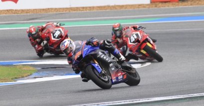 โฟลท – รัฐพงษ์ ควบ R6 ไล่บี้คู่แข่งสุดมันส์ในเกมเวทเรซ คว้าโพเดี้ยมอันดับ 2 รุ่น SS600 ส่งท้ายศึกชิงแชมป์เอเชีย