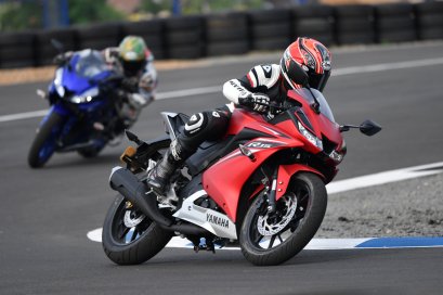 Test Ride : All New YAMAHA YZF-R15 ขีดสุดสปอร์ตไบค์ 150 คลาส...สายพันธุ์ R-Series