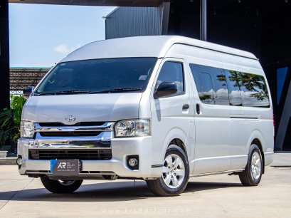 Toyota Commuter 3.0 MT สีเทา ปี2017