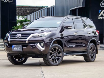 Toyota Fortuner 2.8V 4WD A/T ปี2015