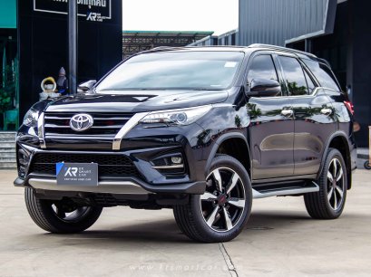 Toyota Fortuner 2.8 TRD 4WD AT สีดำ ปี2019