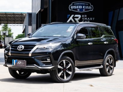 Toyota Fortuner 2.8 TRD 2WD AT สีดำ ปี2018