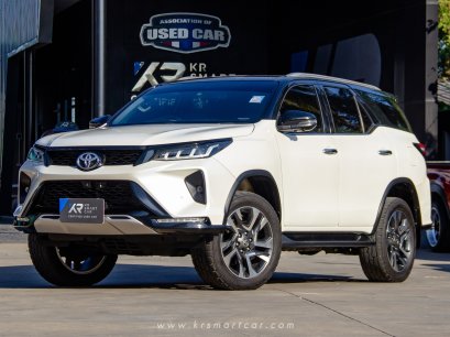 Toyota Legender 2.4 AT 4WD สีขาว ปี2020