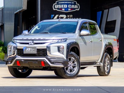 Mitsubishi Triton Plus 4door 2.4GLX MT สีเทา ปี2020 จด 2021