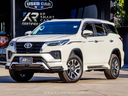 Toyota Fortuner 2.4G AT สีขาว ปี2021