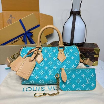 กระเป๋าพร้อมส่ง