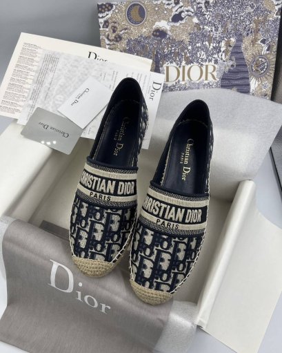 รองเท้า