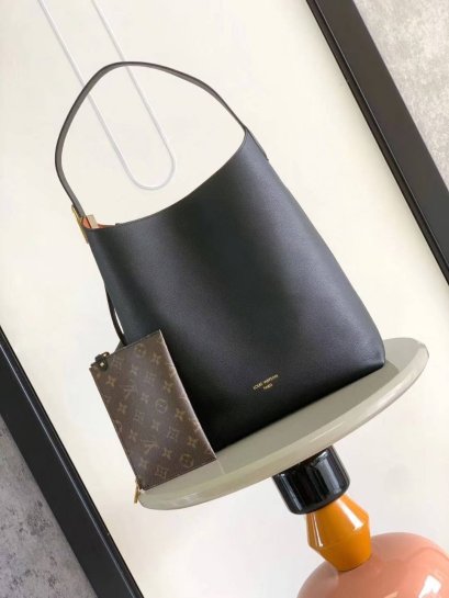 กระเป๋าพร้อมส่ง